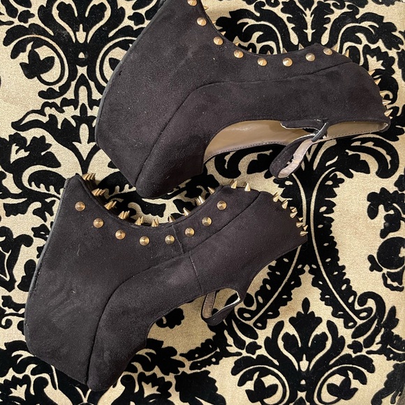 Heel-less, Buckle, Anti-gravity, Platform Spiked Wedge Heels - Picture 3 of 14